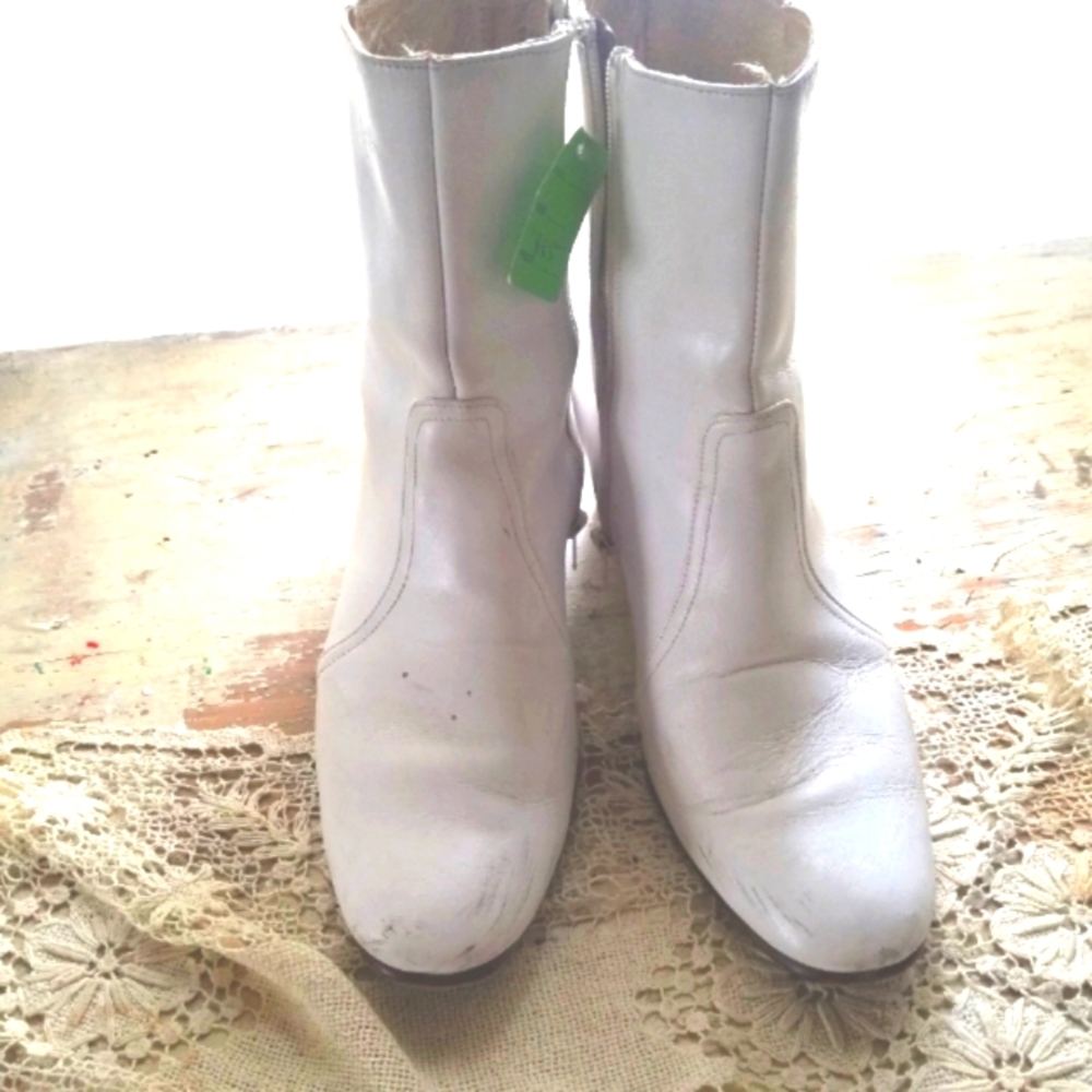 Vintage Beetle Boot White Ankle Boot